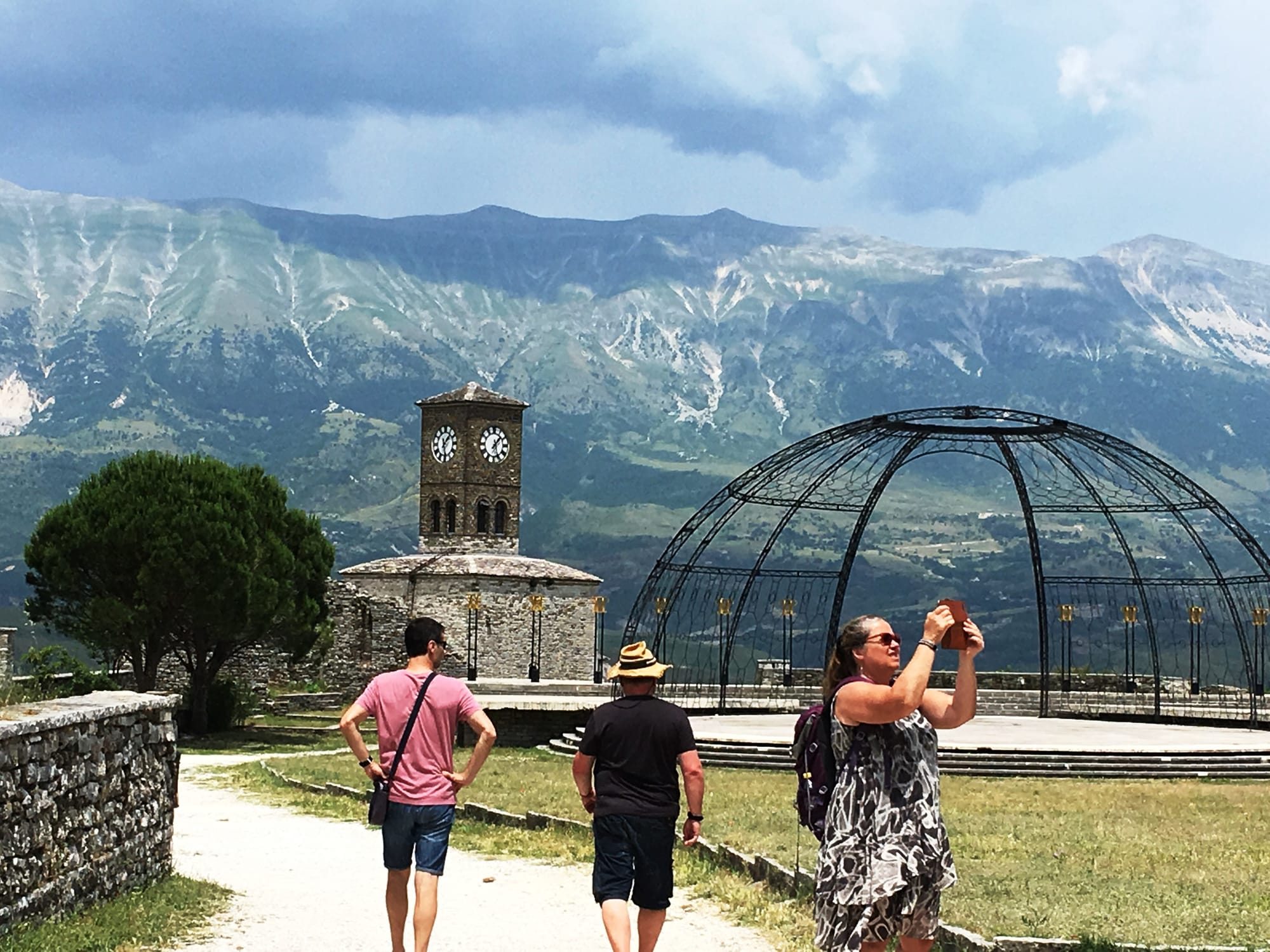 SARANDA ÉS KÖRNYÉKE TURISZTIKAI PROGRAMOK, KIRÁNDULÁSOK, TÚRÁK