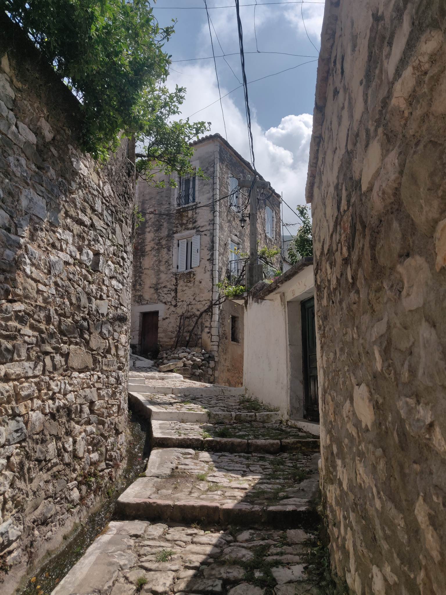 SARANDA ÉS KÖRNYÉKE TURISZTIKAI PROGRAMOK, KIRÁNDULÁSOK, TÚRÁK