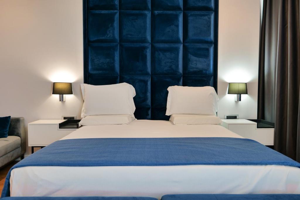 Jón tenger partján, Korfu szigettel szemben, tengerparti új építésű hotel**** 