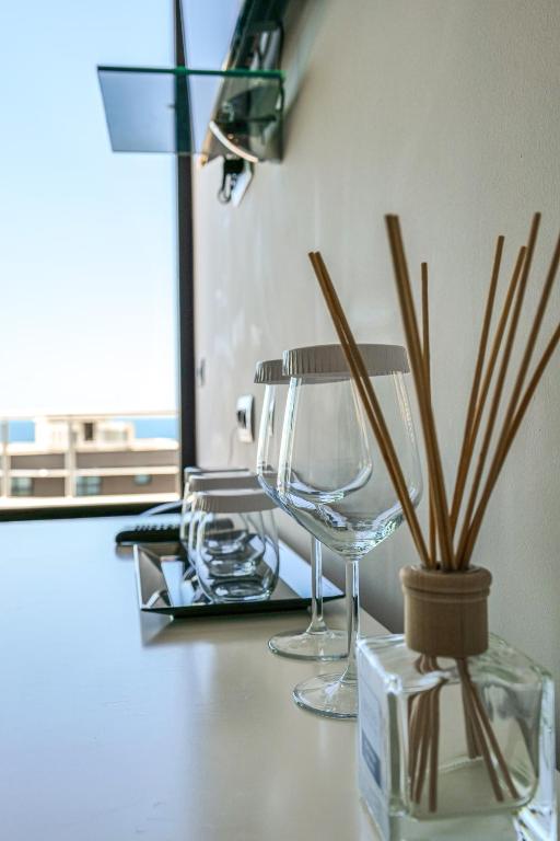 Jón tenger partján, Korfu szigettel szemben, tengerparti új építésű hotel**** 