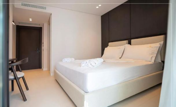 Jón tenger partján, Korfu szigettel szemben, tengerparti új építésű hotel**** 