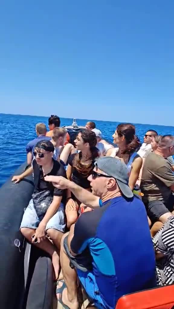 Tengeri motorcsónak (hajó) túrák Durresi indukással az Adria és Jón tenger találkozásához