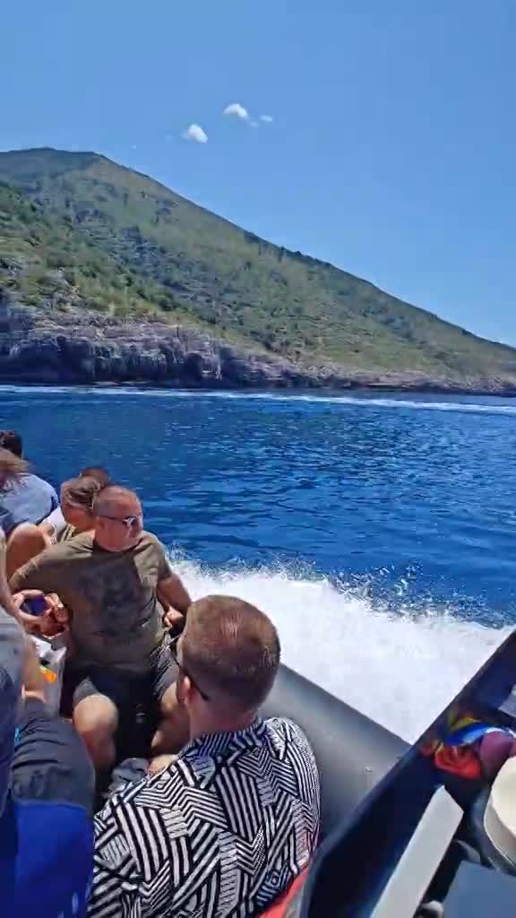 Tengeri motorcsónak (hajó) túrák Durresi indukással az Adria és Jón tenger találkozásához