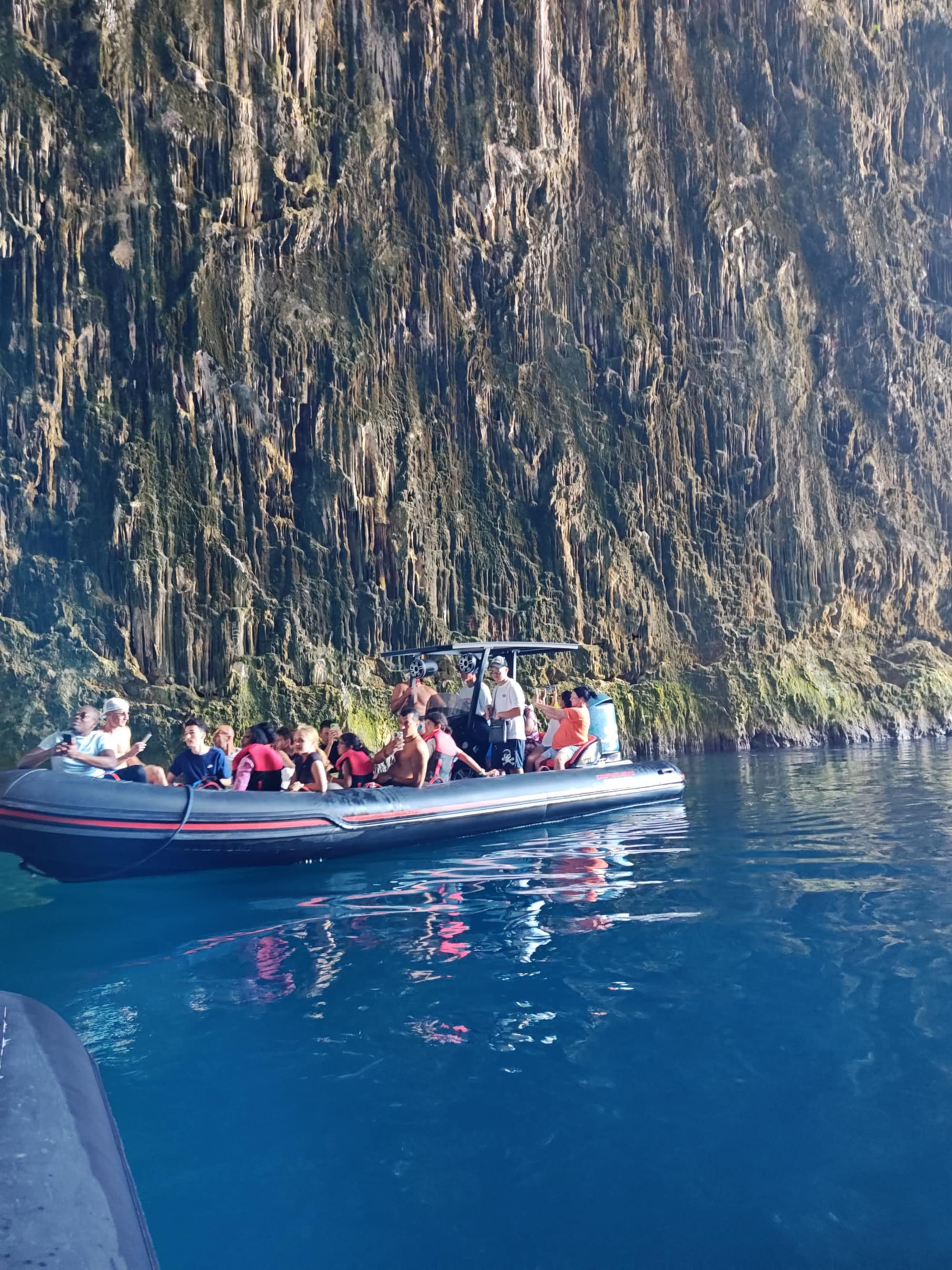 Tengeri motorcsónak (hajó) túrák Durresi indukással az Adria és Jón tenger találkozásához