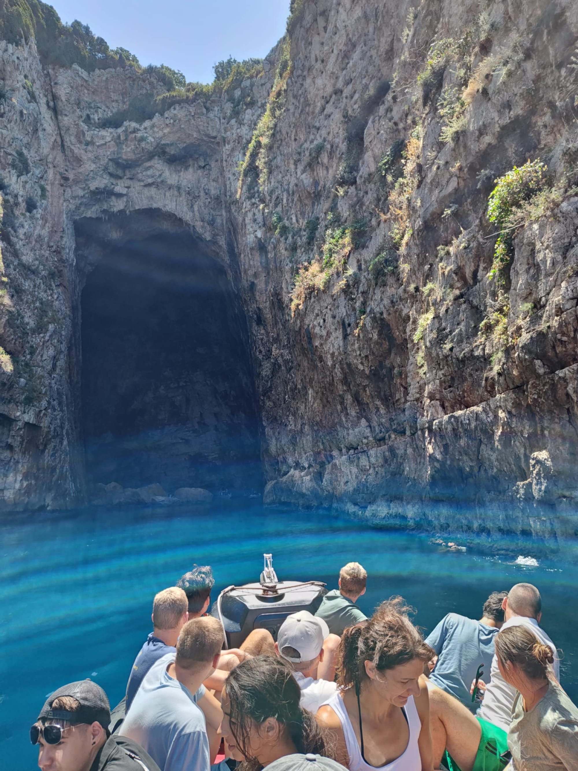 Tengeri motorcsónak (hajó) túrák Durresi indukással az Adria és Jón tenger találkozásához