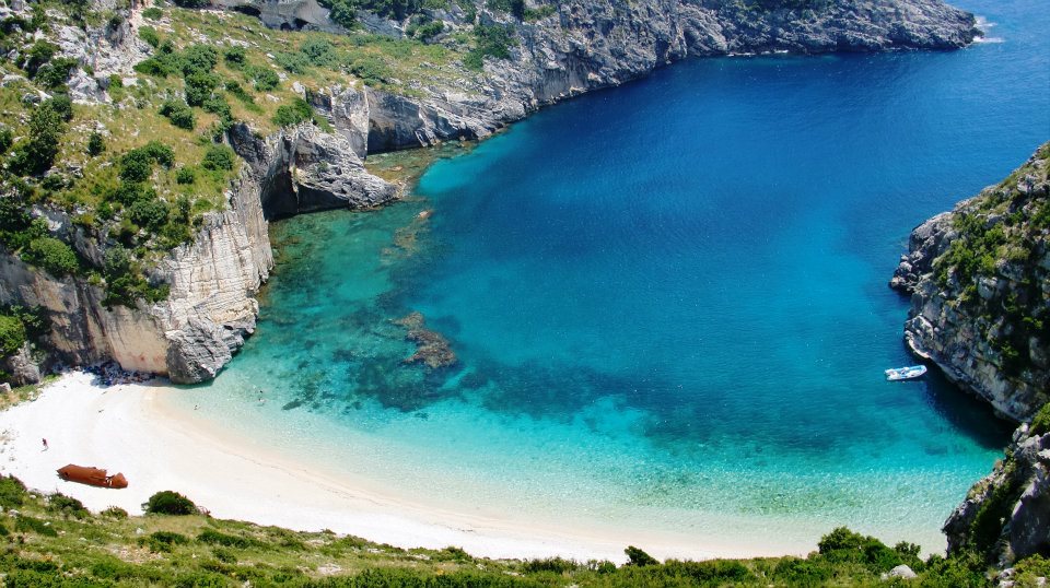 Tengeri motorcsónak (hajó) túrák Durresi indukással az Adria és Jón tenger találkozásához