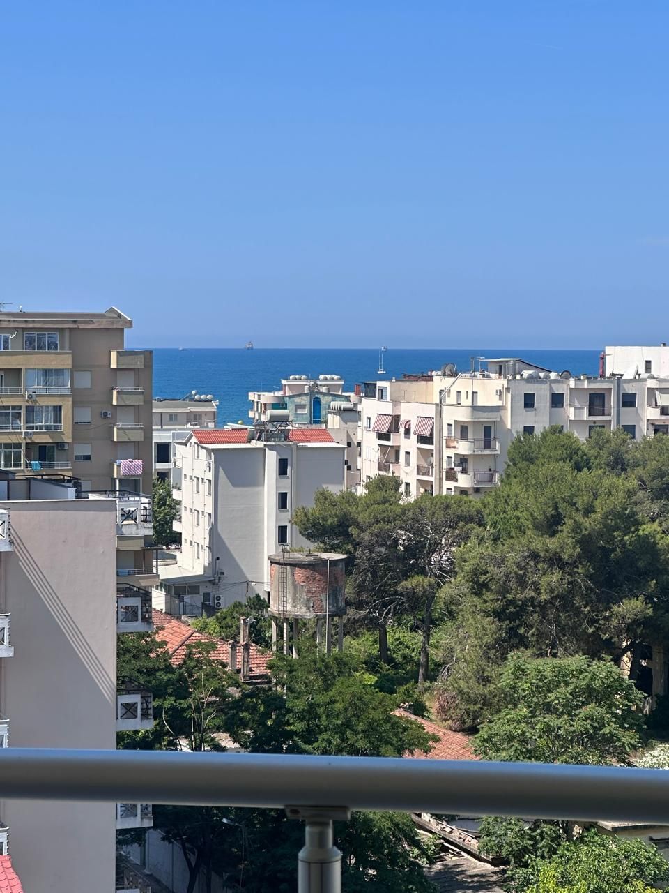 Tengerre néző lakás Durrës egyik kedvelt központi részén 