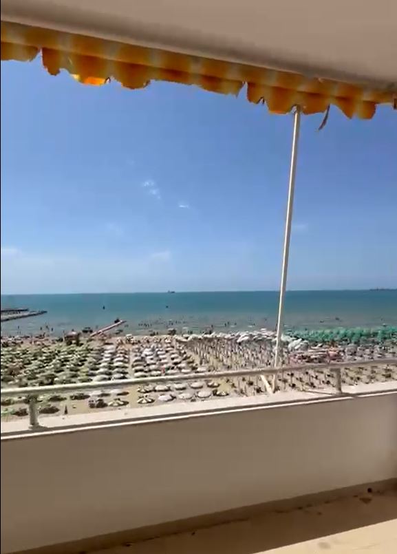 Eladó közvetlen vízparti, panorámás 1+1 lakás Durrës Iliria strandján. 65 m², Magyar ügyintézés, jogi háttér. Alban Tregu