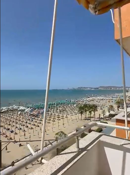Eladó közvetlen vízparti, panorámás 1+1 lakás Durrës Iliria strandján. 65 m², Magyar ügyintézés, jogi háttér. Alban Tregu