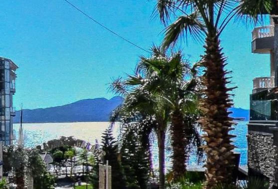 Panorámás apartman a Jón-tenger partján, strand mellett eladó, Kodra városrészben!