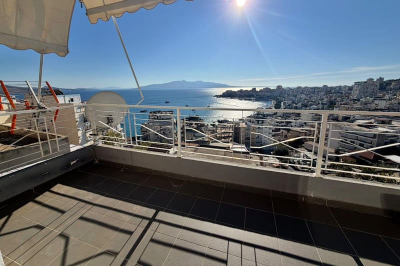 ELADÓ PANORÁMÁS APARTMAN SARANDÁBAN A JÓN TENGERPARTON!