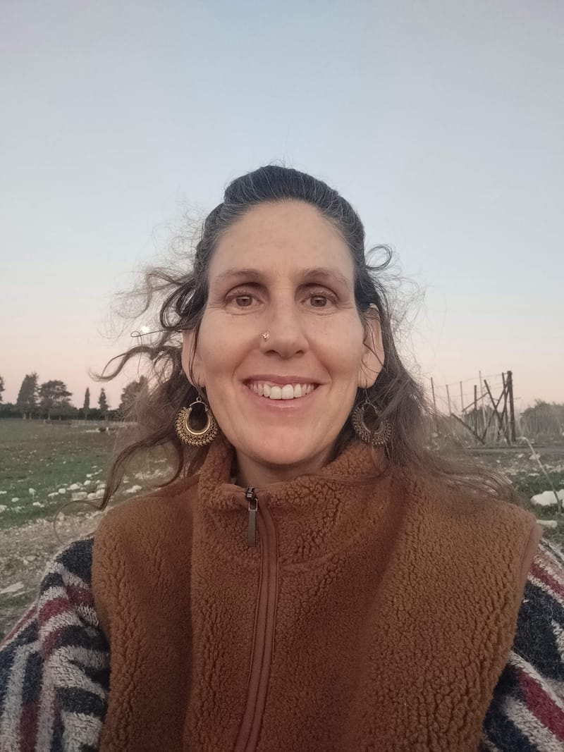 גלי בר שפע - מטפלת רגשית במגע