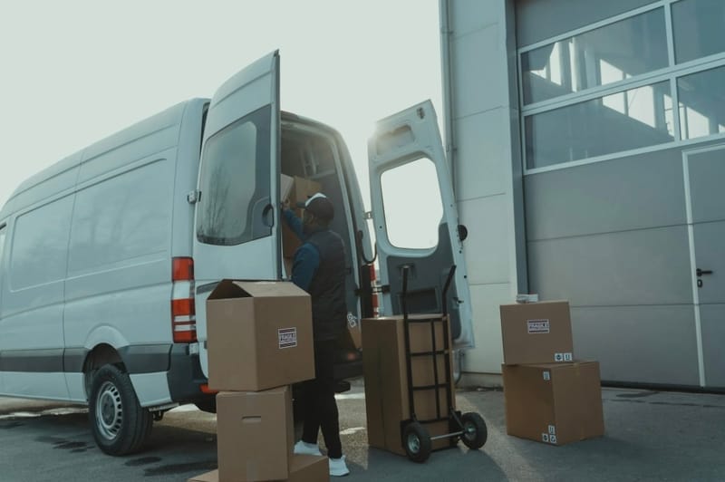 Transport paketa i paleta