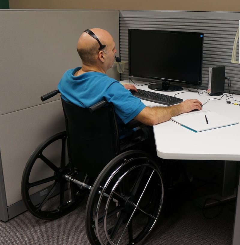 KAKO OSOBE S INVALIDITETOM U REPUBLICI HRVATSKOJ
OSTVARUJU PRAVO NA ZAOŠLJAVAANJE