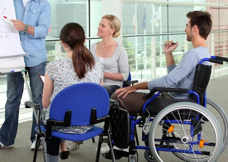 UKLJUČIVANJE OSOBA S INVALIDITETOM U SVE SEGMENTE DRUŠTVENOG ŽIVOTA: UTJECAJ PREDRASUDA DRUŠTVA I LOKALNE ZAJEDNICE NA VEĆU UKLJUČIVOST OSOBA S INVALIDITETOM