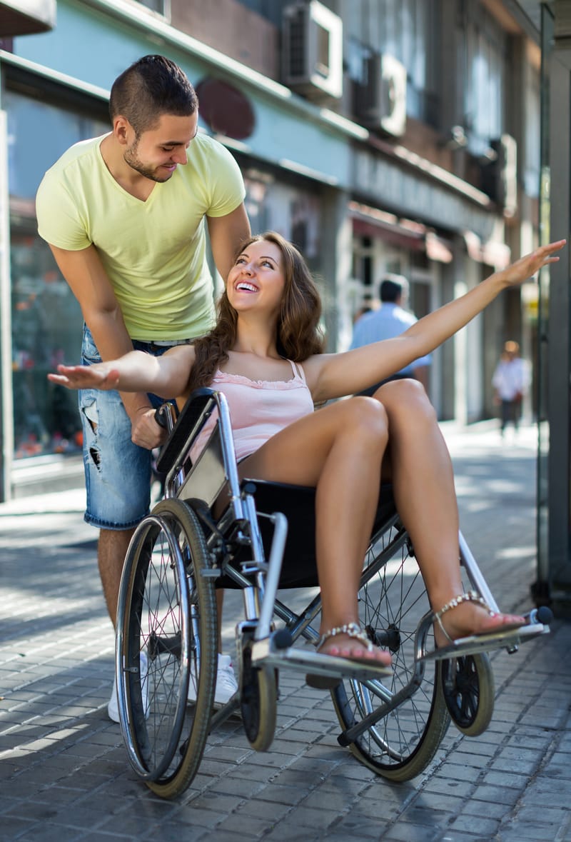 ISPRAVNO OPHOĐENJE PREMA OSOBAMA S INVALIDITETOM ZNAK EPATIJE, POŠTOVANJA I INKLUZIJE