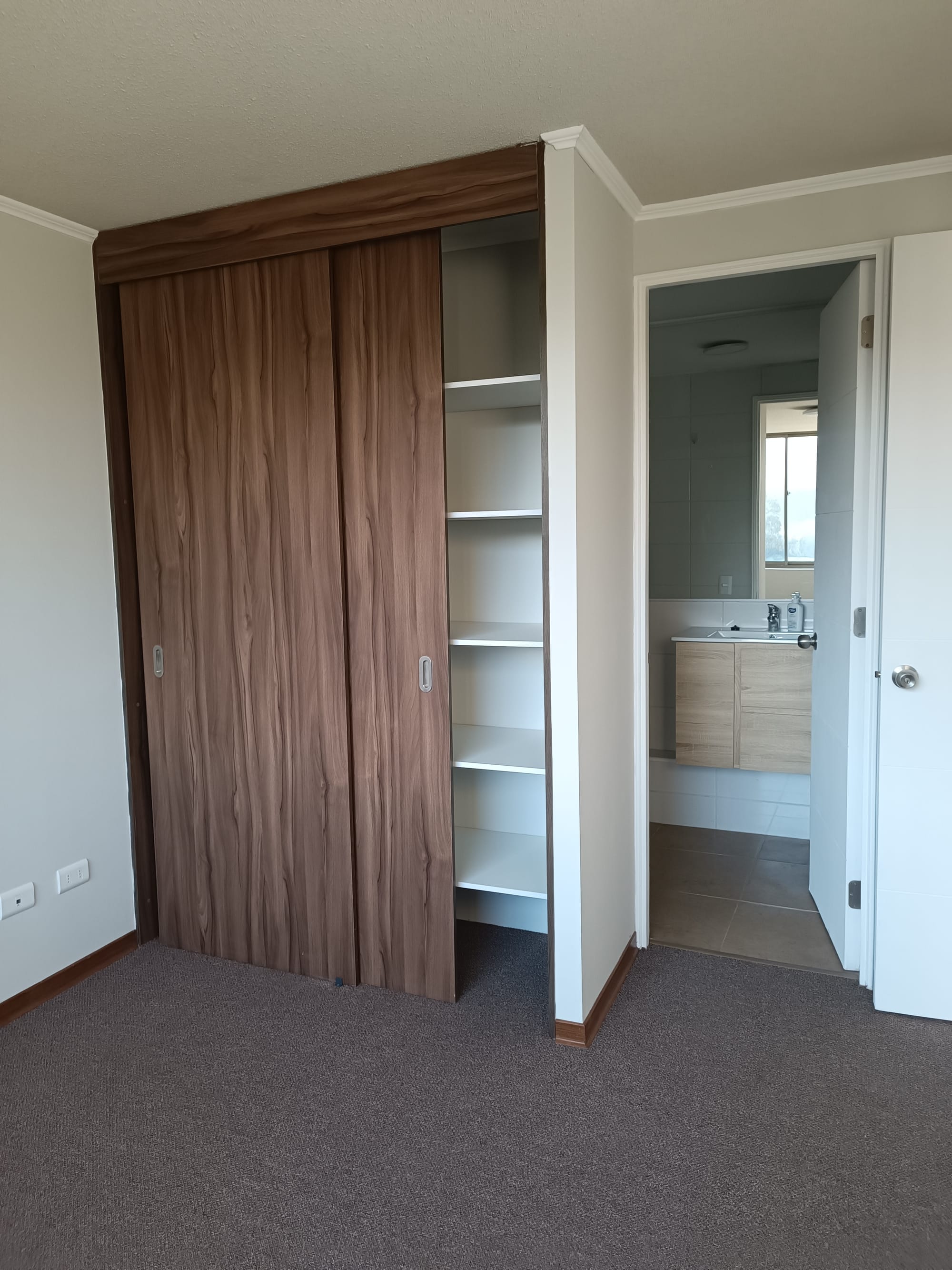 Venta Depto 2 dormitorios, 2 baños, bodega y estacionamiento