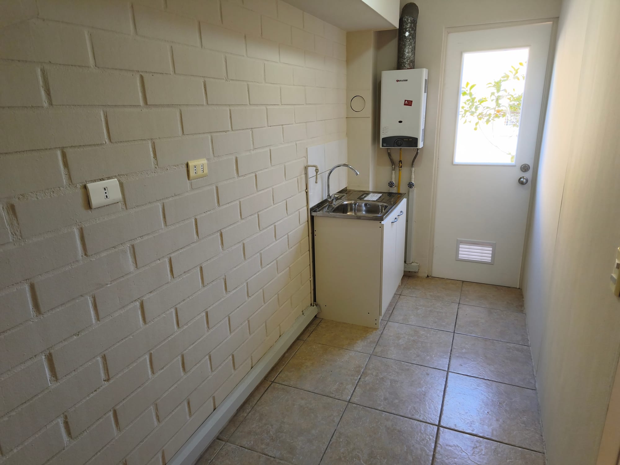 Venta sin Comisión Casa Remodelado 3 Dormitorios y 1 Baño