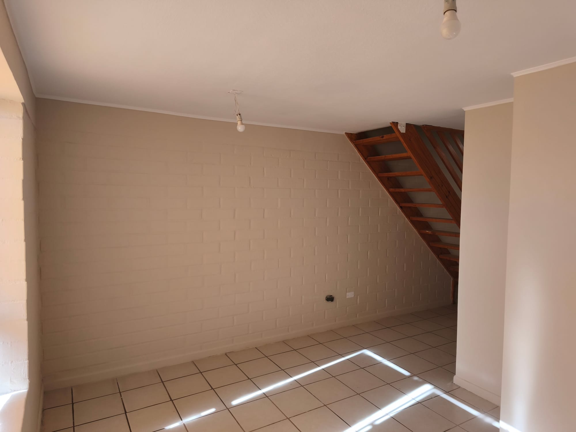Venta sin Comisión Casa Remodelado 3 Dormitorios y 1 Baño