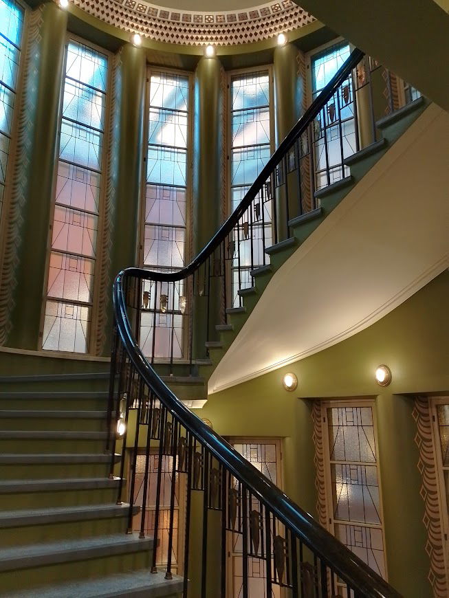 Kävelykierros Lahden kaupungintalossa