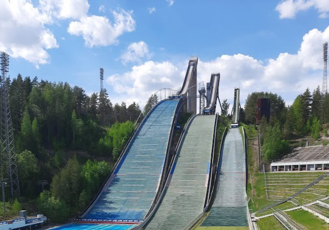 Yleisöopastus Hiihtomuseossa