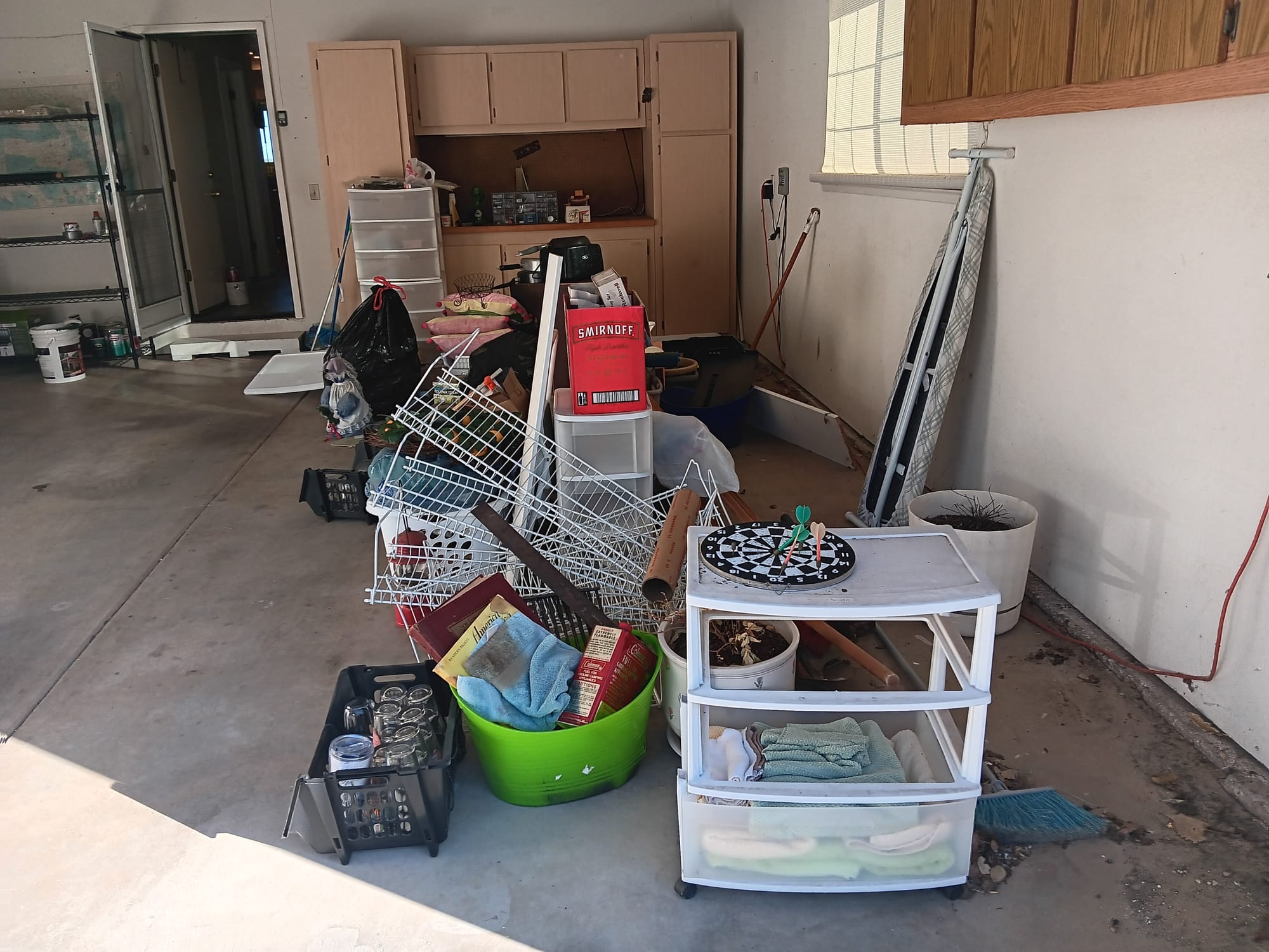 Another Garage cleanup at Lake of Pines Placer county Before