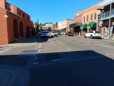 Havin lunch in Downtown Grass Valley, Ca