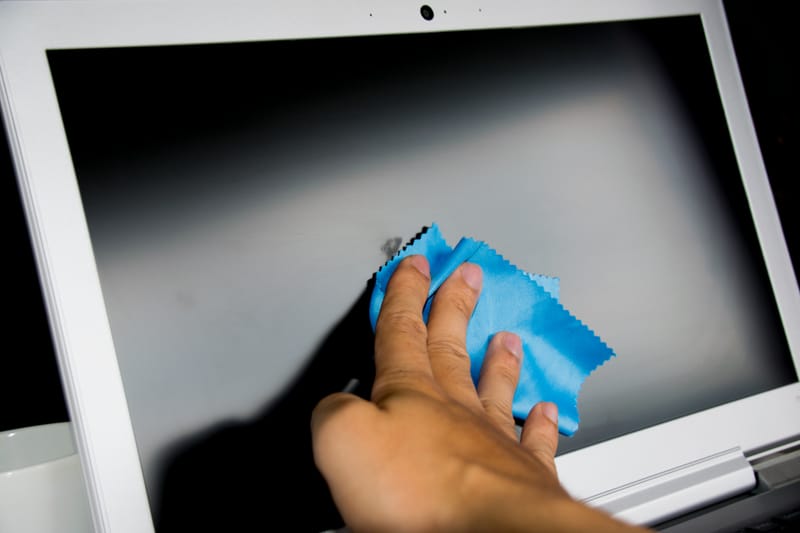 CUIDADOS ESSENCIAIS COM A TELA DO SEU NOTEBOOK