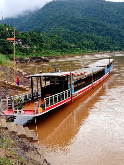 Day Boat trip to weaving village, Muang Ngoi and water fall