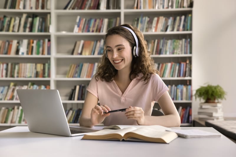 Content request suggestions