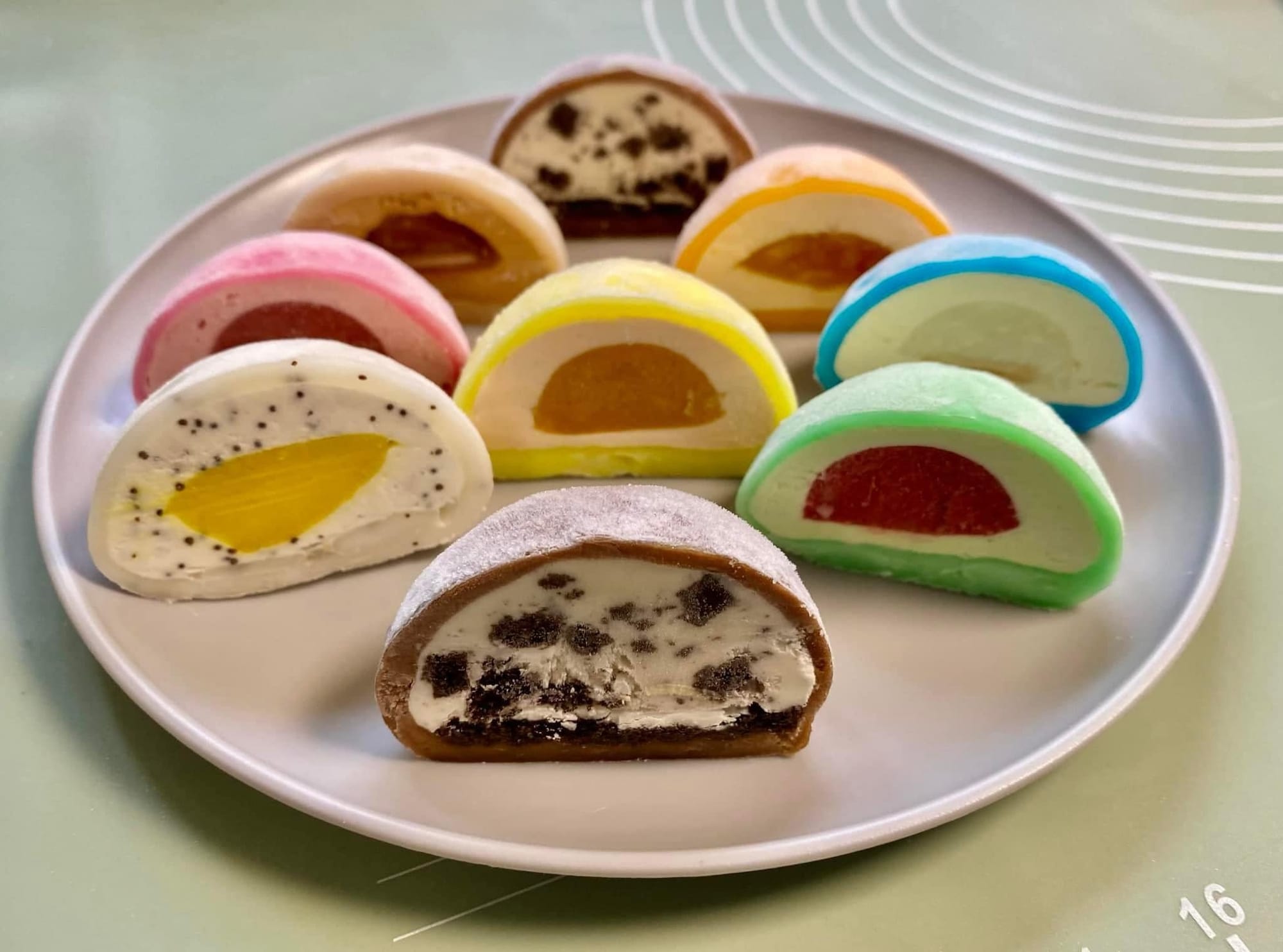 Моти с разными начинками