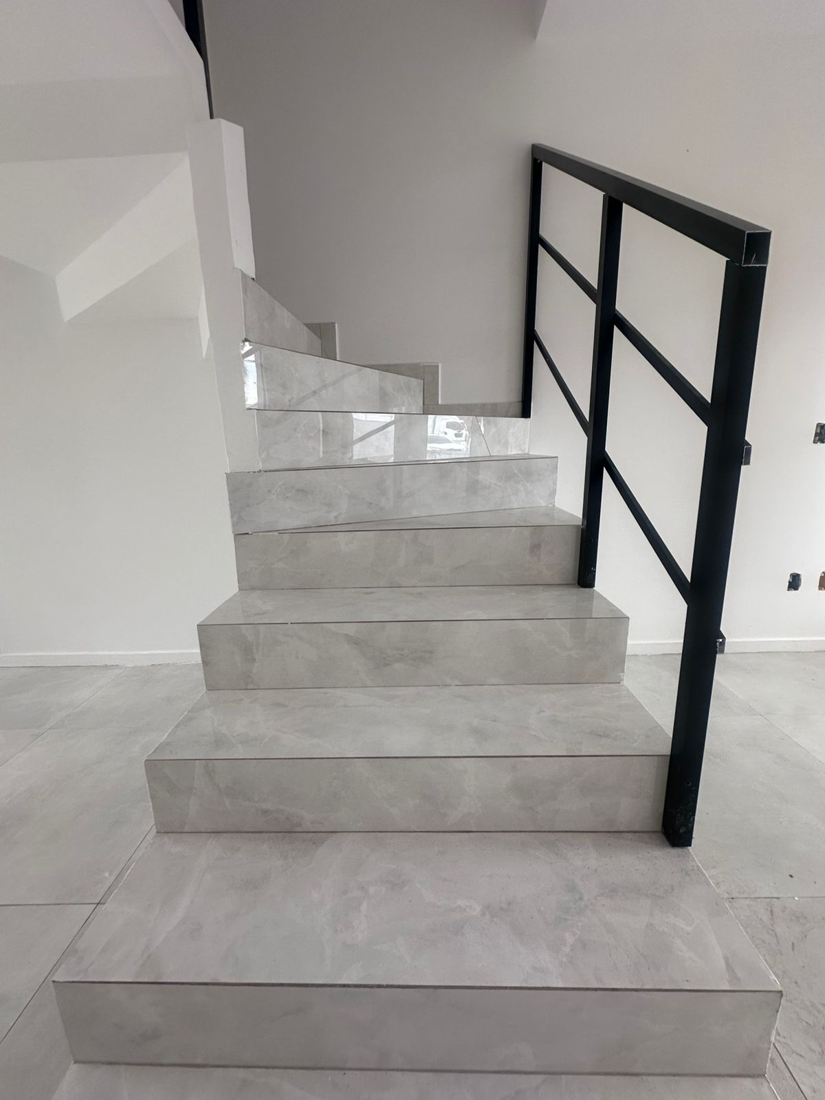 🏠 Amsterdã * UNID. 01 🔴I 02🔴 I 03 🟢I 04 🟢