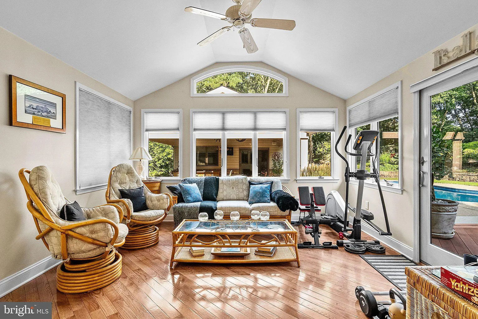 Back Lounge Area