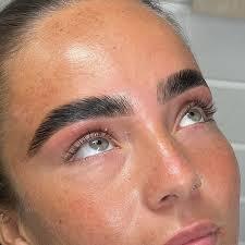 Lavishing Eyebrows: Beautiful Ombre Brows in Arroyo Vista, CA