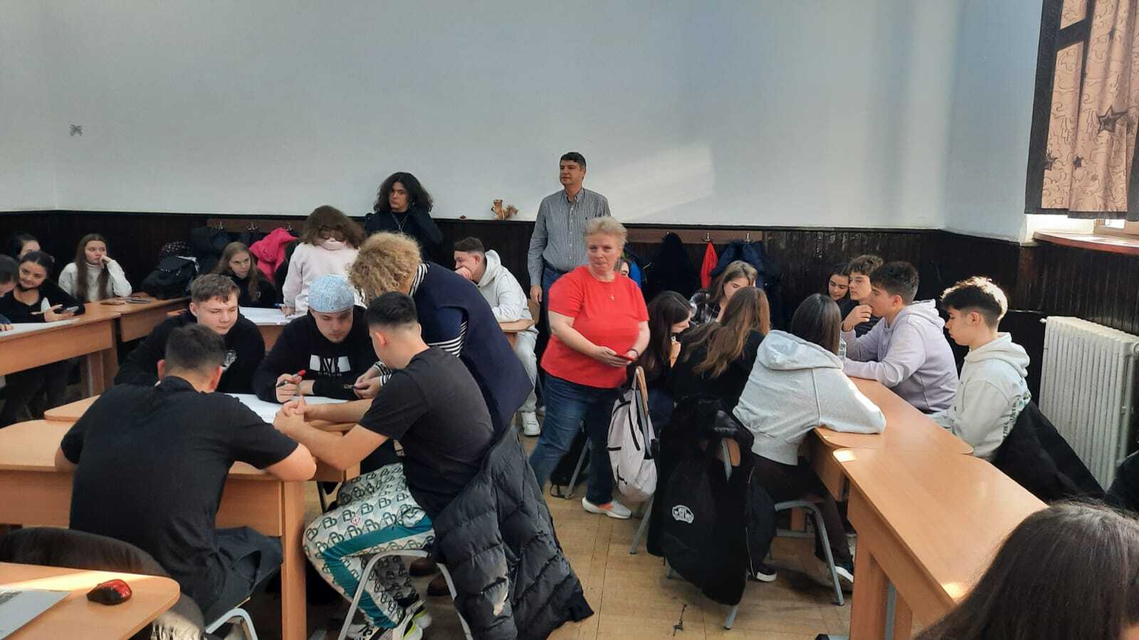 IMAGINI DIN CADRUL  SESIUNILOR DE COMUNICĂRI ȘTIINȚIFICE  / PROIECTE STEAME 