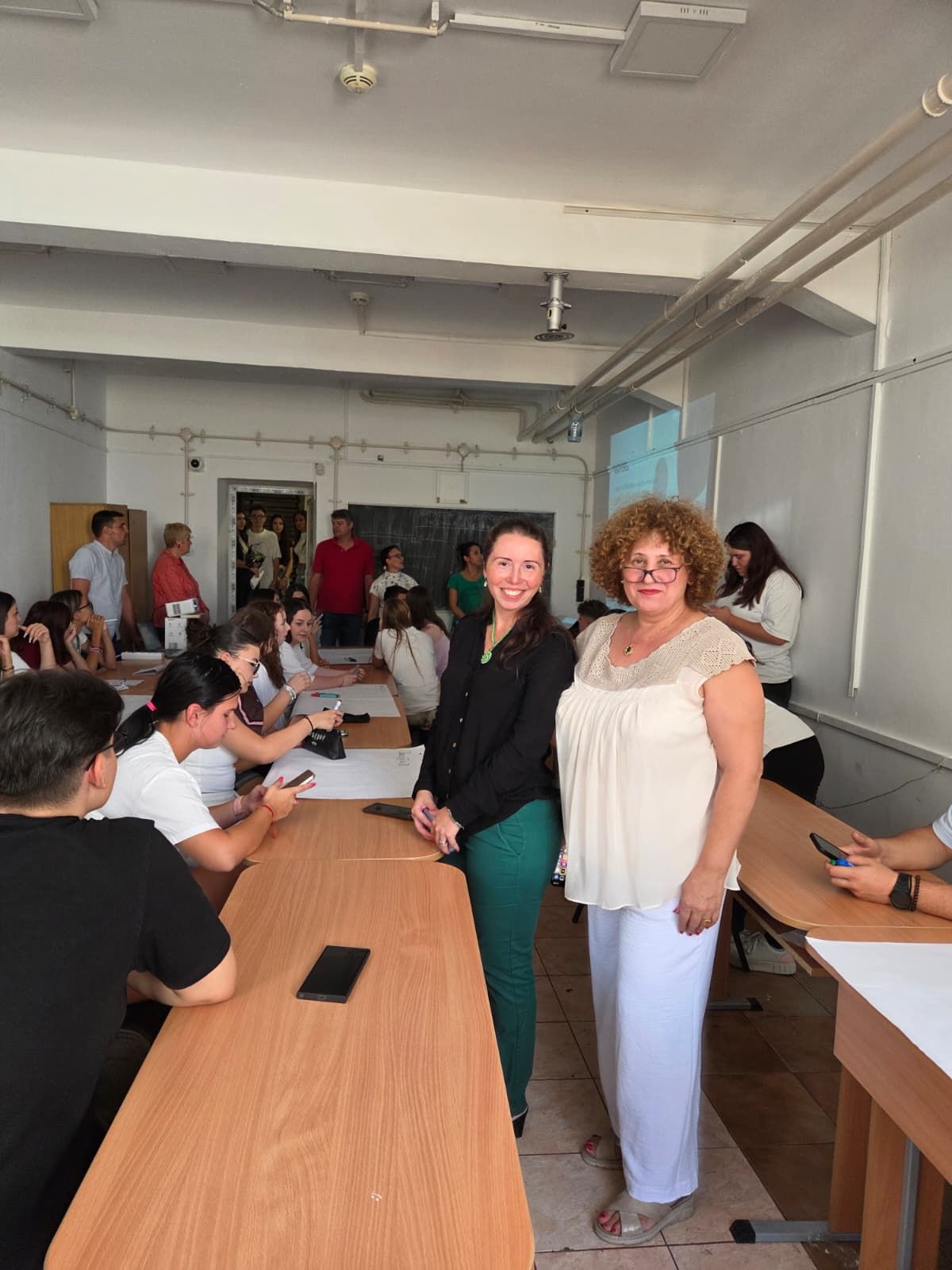 Sesiuni de comunicări științifice luna Septembrie 2025  cu tema,,Modalități de îmbunătățire a calității serviciilor de primire turistică în România''