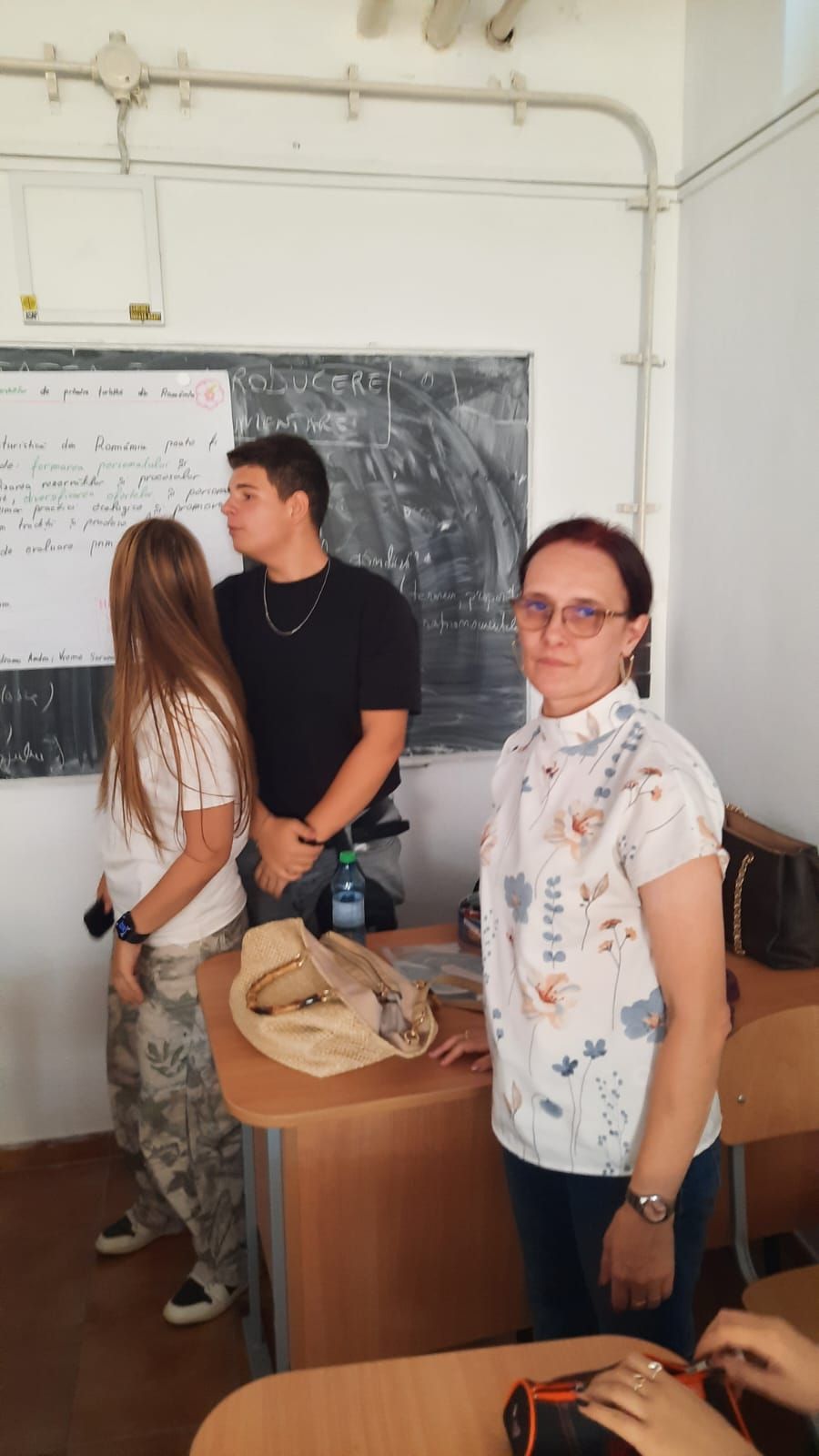 Sesiuni de comunicări științifice luna Septembrie 2025  cu tema,,Modalități de îmbunătățire a calității serviciilor de primire turistică în România''