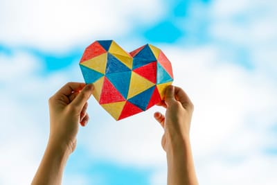 דברים מדהימים קורים