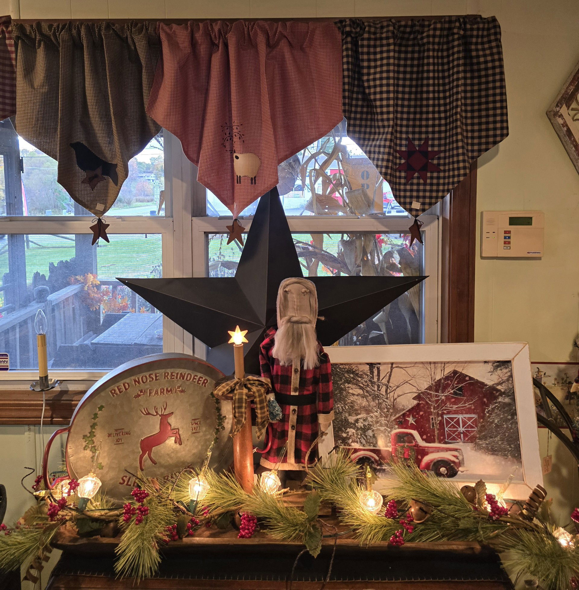 Santa Treenware Bowl Vignette