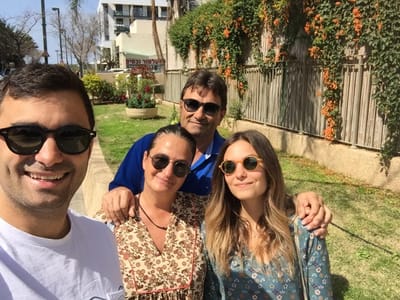 אלוש, החיוך שאינו נגמר