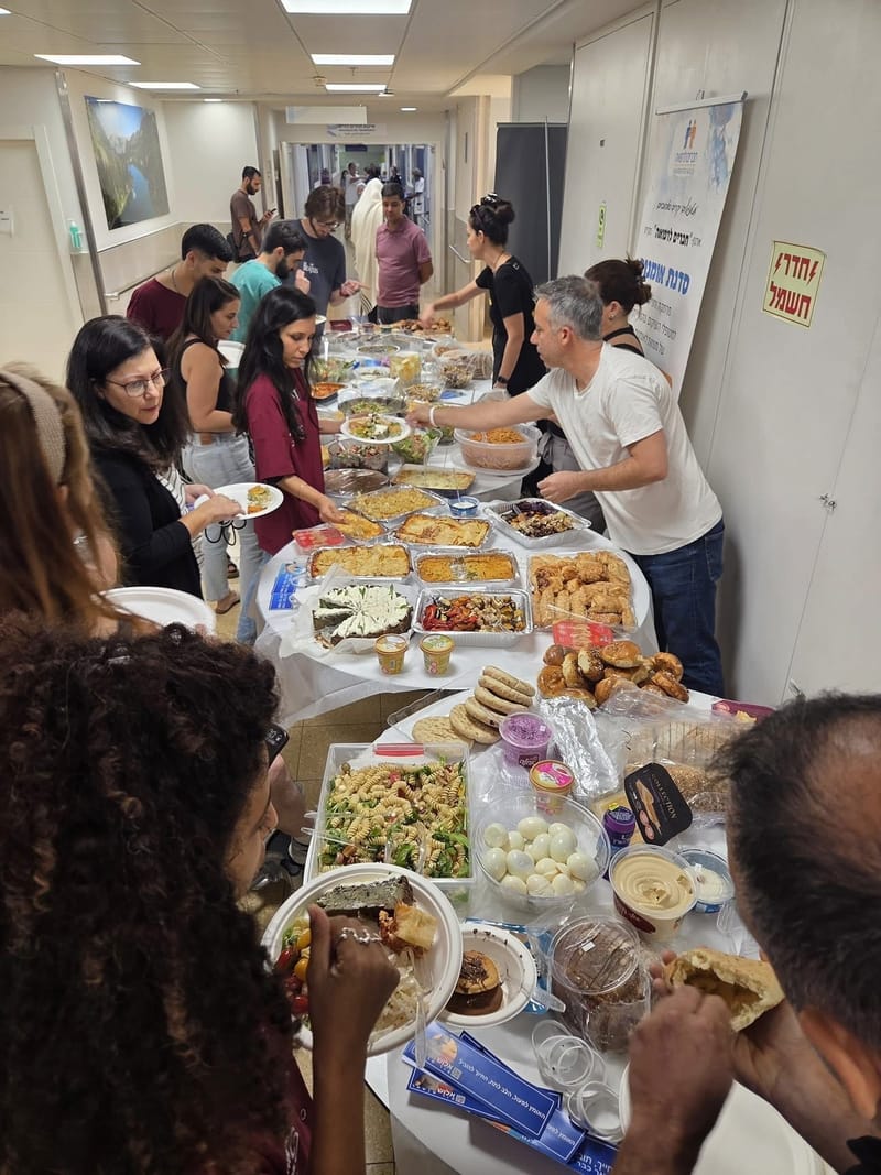 בראנץ׳ חלבית למחלקת “חוזרים לחיים” בבית החולים שיבא לחיילים