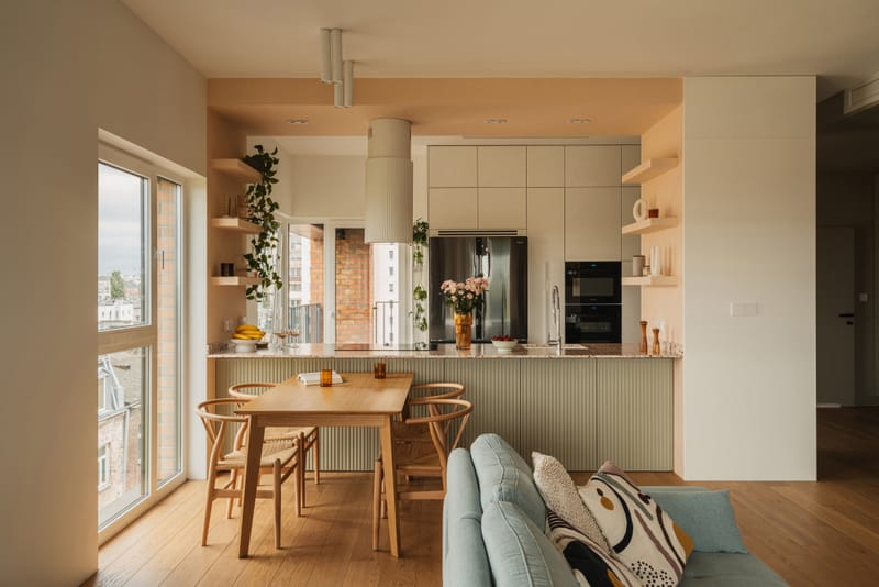 BRZOSKWINIOWE LATO NA PRADZE