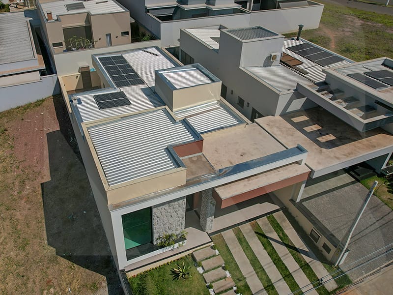 Casa Térrea com piscina - Condomínio Solei.