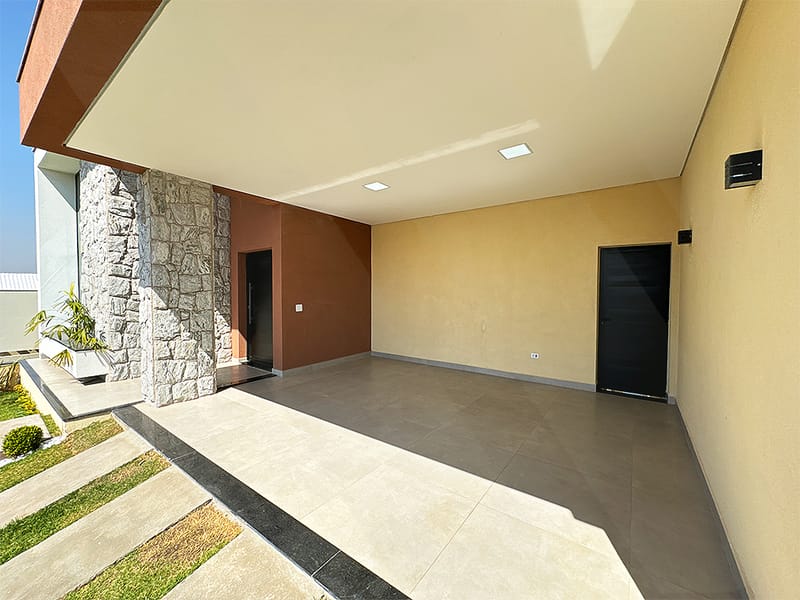 Casa Térrea com piscina - Condomínio Solei.