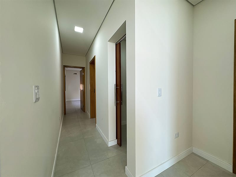 Casa Térrea com piscina - Condomínio Solei.