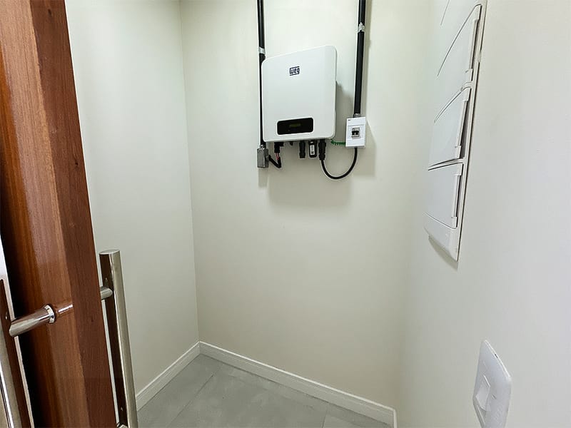 Casa Térrea com piscina - Condomínio Solei.