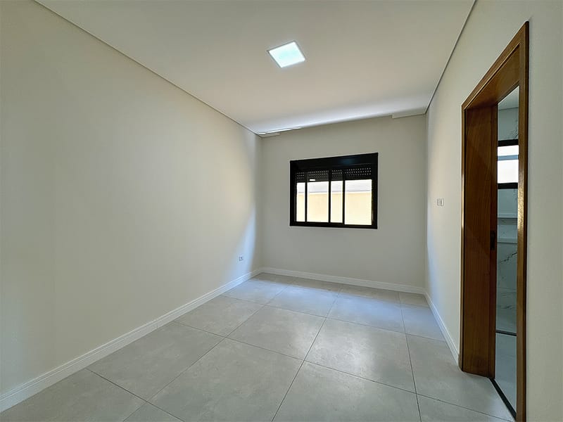 Casa Térrea com piscina - Condomínio Solei.