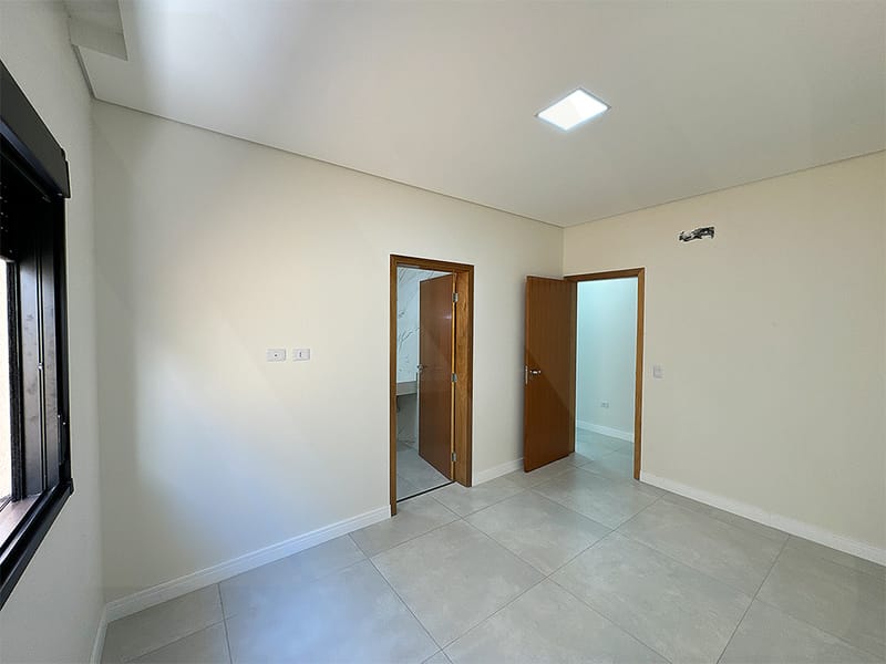 Casa Térrea com piscina - Condomínio Solei.