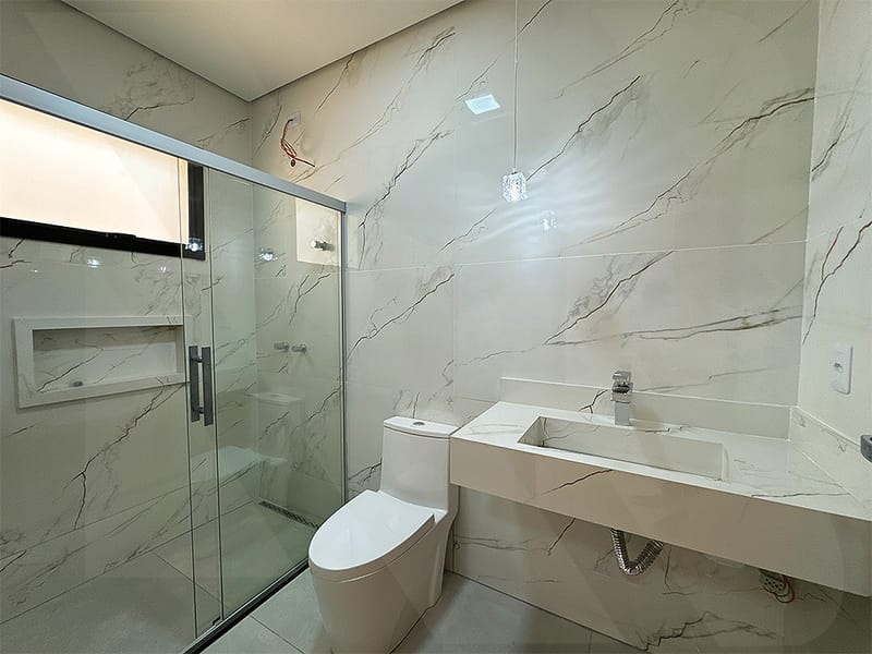 Casa Térrea com piscina - Condomínio Solei.