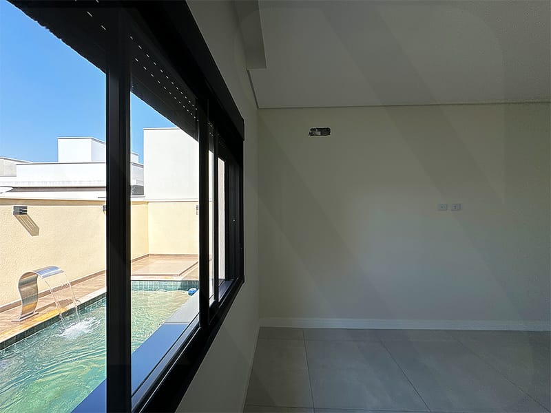 Casa Térrea com piscina - Condomínio Solei.